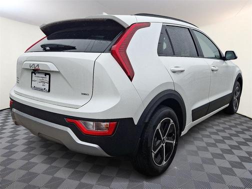 2025 Kia Niro LX