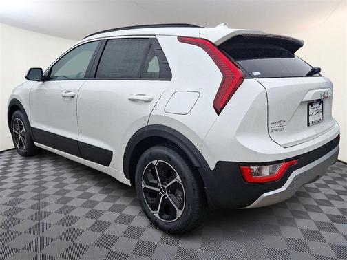 2025 Kia Niro LX