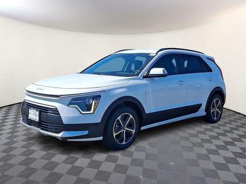 Snow White Pearl 2026 Kia Niro EX