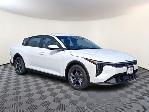 Snow White Pearl 2026 Kia K4 LXS