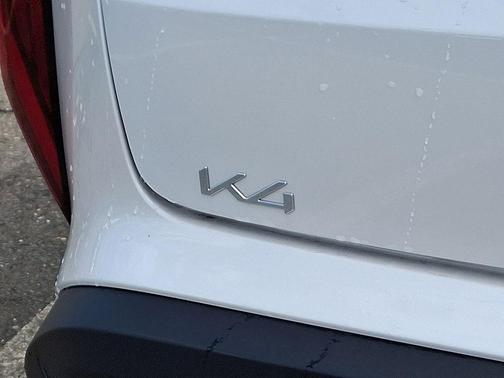 Snow White Pearl 2026 Kia K4 LXS