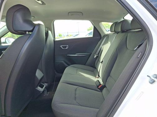 Snow White Pearl 2026 Kia K4 LXS