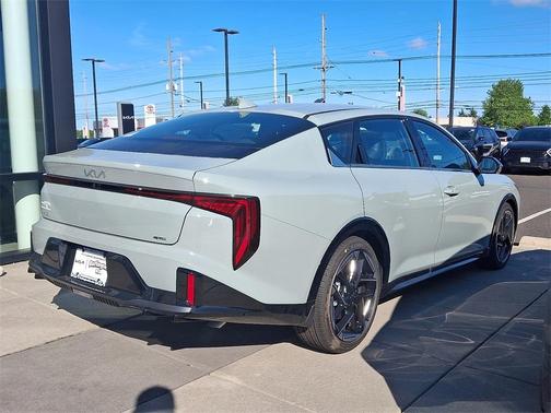 2025 Kia K4 GT-Line
