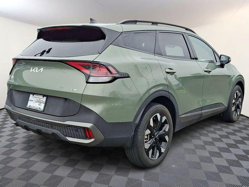 Jungle Green 2024 Kia Sportage X-Line
