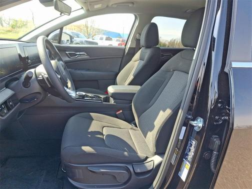 2025 Kia Sportage Hybrid LX