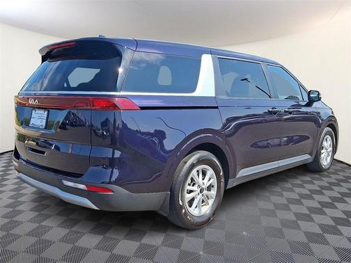 2024 Kia Carnival LX