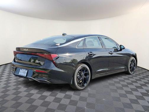 Aurora Black Pearl 2026 Kia K5 GT-Line