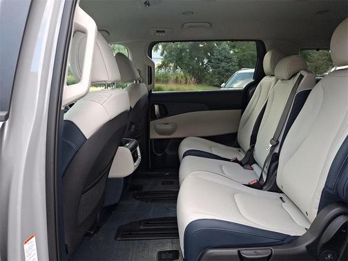 2026 Kia Carnival Hybrid EX