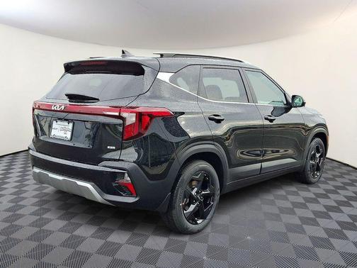 Fusion Orange 2026 Kia Seltos EX