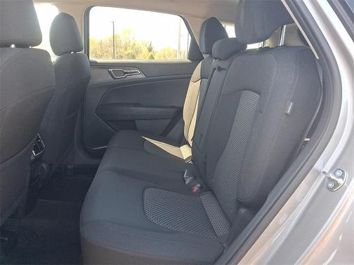 2025 Kia Sportage Hybrid LX