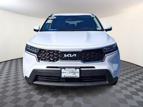 Glacial White Pearl 2023 Kia Sorento LX