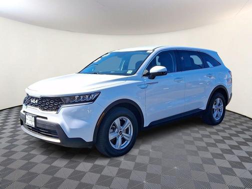 Glacial White Pearl 2023 Kia Sorento LX