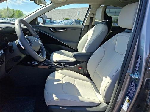 2025 Kia Niro EX