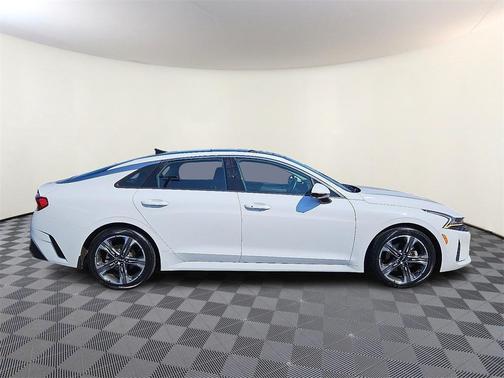 2022 Kia K5 EX