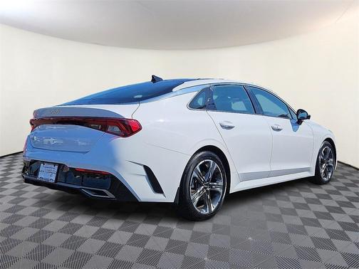 2022 Kia K5 EX