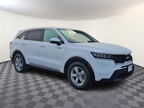 2022 Kia Sorento LX