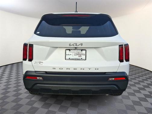 2022 Kia Sorento LX
