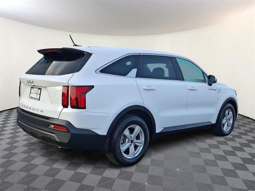 2022 Kia Sorento LX