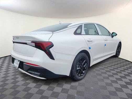 2025 Kia K5 LXS