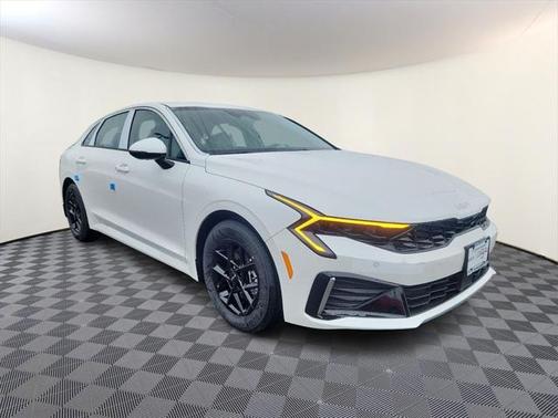 2025 Kia K5 LXS
