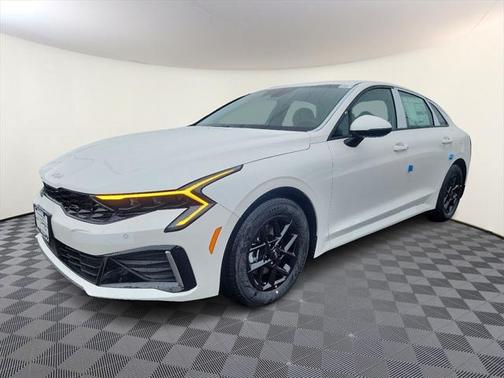 2025 Kia K5 LXS