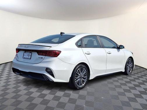 Snow White Pearl 2022 Kia Forte GT-Line