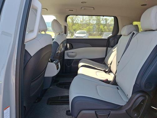 Ceramic Silver 2026 Kia Carnival EX