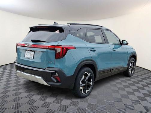 Blue / Black 2026 Kia Seltos S