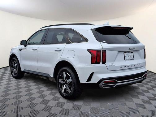 Glacial White Pearl 2022 Kia Sorento S