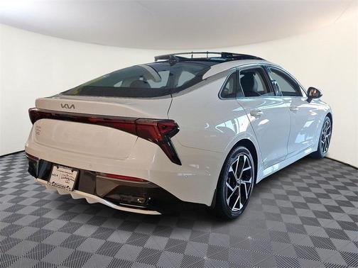 2025 Kia K5 EX
