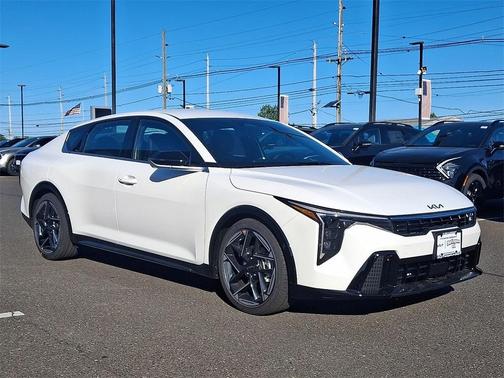 2025 Kia K4 GT-Line
