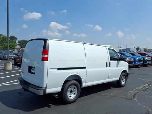 2025 Chevrolet Express 2500 Work Van