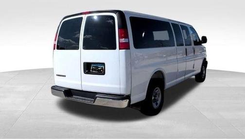 2025 Chevrolet Express 3500 LT