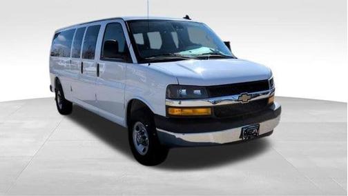 2025 Chevrolet Express 3500 LT