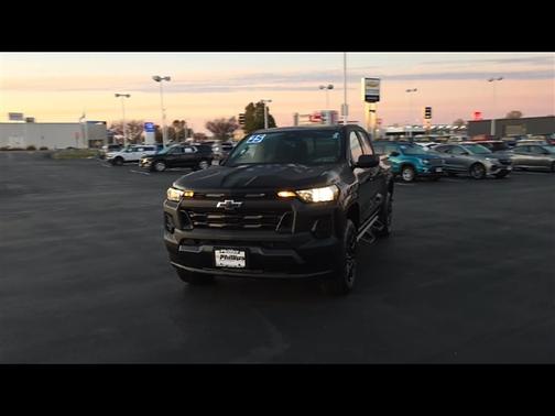 2025 Chevrolet Colorado WT