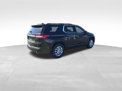 Mosaic Black Metallic 2020 Chevrolet Traverse LT Cloth