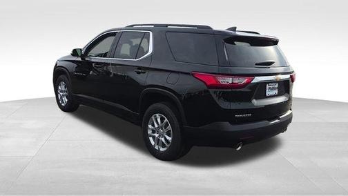 Mosaic Black Metallic 2020 Chevrolet Traverse LT Cloth