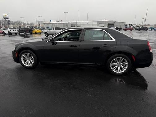 2021 Chrysler 300 Touring