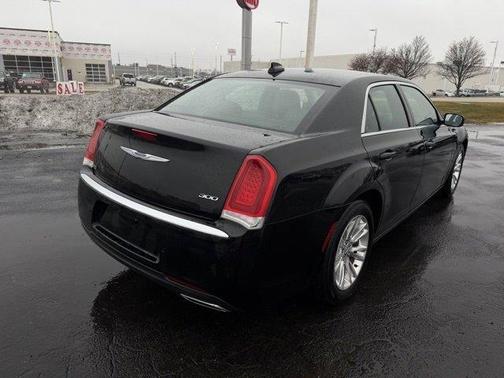 2021 Chrysler 300 Touring