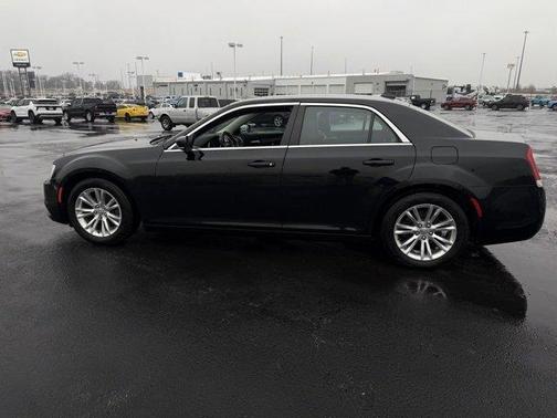 2021 Chrysler 300 Touring