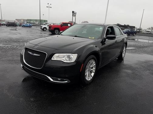 2021 Chrysler 300 Touring