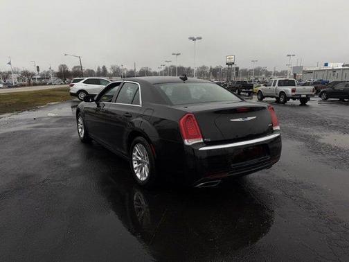 2021 Chrysler 300 Touring