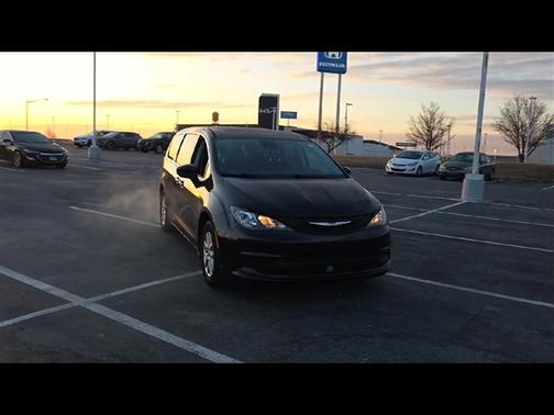 2024 Chrysler Voyager LX