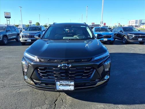 Mosaic Black Metallic 2026 Chevrolet Trax ACTIV