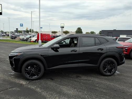 Mosaic Black Metallic 2026 Chevrolet Trax ACTIV