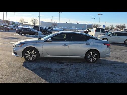 2022 Nissan Altima 2.5 SV