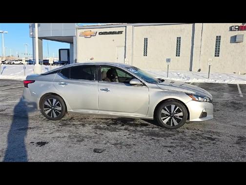 2022 Nissan Altima 2.5 SV