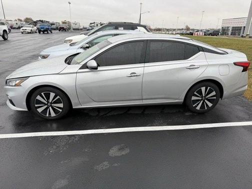 2022 Nissan Altima 2.5 SV