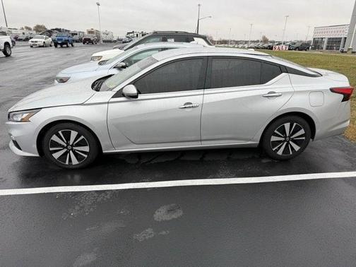 2022 Nissan Altima 2.5 SV