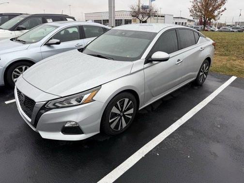 2022 Nissan Altima 2.5 SV